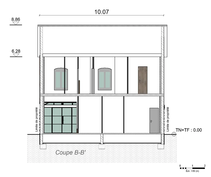 Plan de coupe d'une maison mitoyenne avec fondations en semelles désaxées par Cedreo